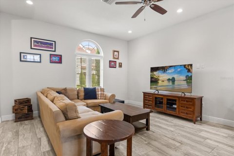 Townhouse in LAKESHORE in Winter Garden, Florida 3 bedrooms, 190.64 sq.m. № 1914501 - photo 14