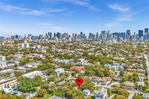 Купить коммерческую недвижимость в Майами, Флорида 241.55м2, № 2050059 - фото 5