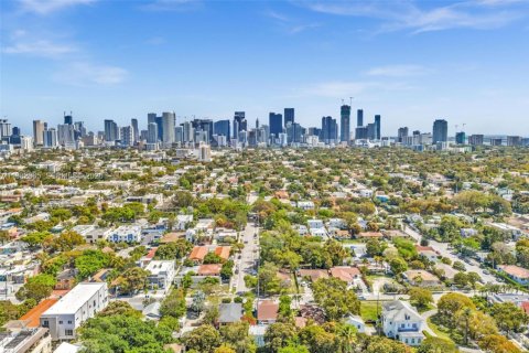 Купить коммерческую недвижимость в Майами, Флорида 241.55м2, № 2050059 - фото 6