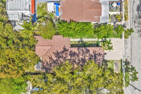 Купить коммерческую недвижимость в Майами, Флорида 241.55м2, № 2050059 - фото 4