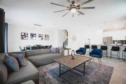 House in Davenport, Florida 9 bedrooms, 405.98 sq.m. № 1825110 - photo 4