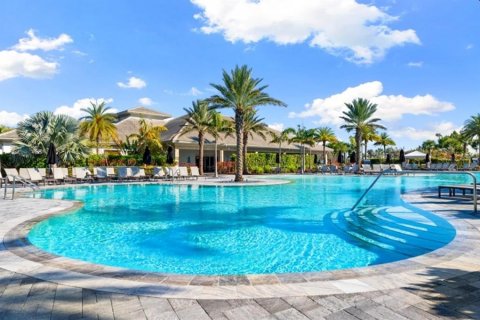 House in Winter Garden, Florida 2 bedrooms, 140.75 sq.m. № 2236033 - photo 15