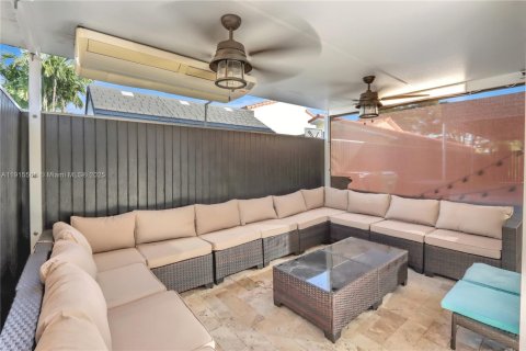 Touwnhouse à louer à Miami, Floride: 3 chambres, 168.62 m2 № 1971435 - photo 5
