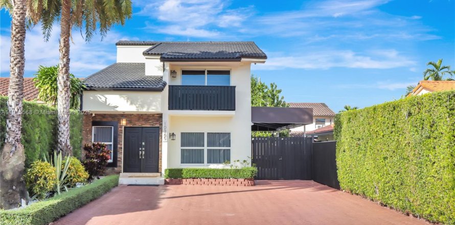 Touwnhouse à Miami, Floride 3 chambres, 168.62 m2 № 1971435