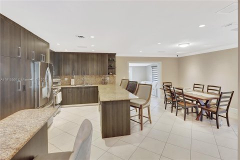 Touwnhouse à louer à Miami, Floride: 3 chambres, 168.62 m2 № 1971435 - photo 10