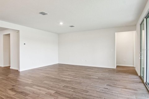 Villa ou maison à vendre à Zephyrhills, Floride: 4 chambres, 230.96 m2 № 2205868 - photo 8