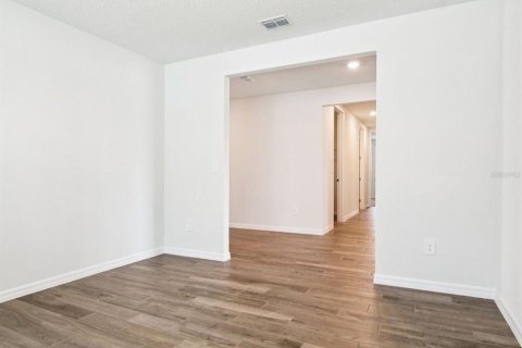 Villa ou maison à vendre à Zephyrhills, Floride: 4 chambres, 230.96 m2 № 2205868 - photo 7