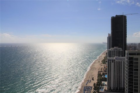 Copropriété à vendre à Sunny Isles Beach, Floride: 2 chambres, 149.39 m2 № 2326359 - photo 11