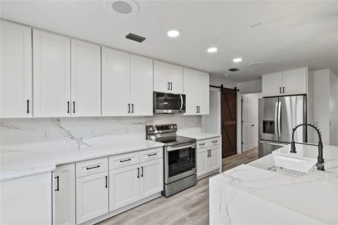 Casa en venta en Weirsdale, Florida, 4 dormitorios, 264.31 m2 № 1829718 - foto 17