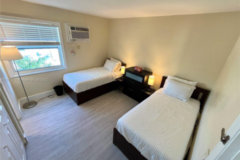 Купить кондоминиум в Форт-Лодердейл, Флорида 15 комнат, 78.97м2, № 2016012 - фото 10