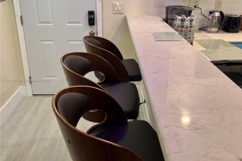 Купить кондоминиум в Форт-Лодердейл, Флорида 15 комнат, 78.97м2, № 2016012 - фото 13