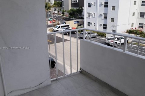 Купить кондоминиум в Форт-Лодердейл, Флорида 15 комнат, 78.97м2, № 2016012 - фото 6