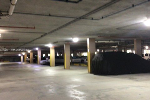 Condominio en alquiler en Hallandale Beach, Florida, 2 dormitorios, 92.9 m2 № 2076885 - foto 29