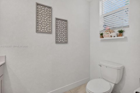 Townhouse in Pembroke Pines, Florida 3 bedrooms, 190.36 sq.m. № 2409051 - photo 17