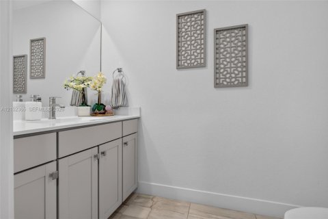 Townhouse in Pembroke Pines, Florida 3 bedrooms, 190.36 sq.m. № 2409051 - photo 16