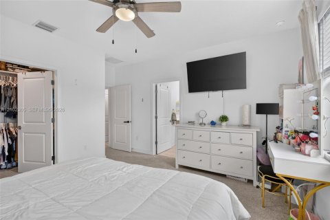 Townhouse in Pembroke Pines, Florida 3 bedrooms, 190.36 sq.m. № 2409051 - photo 22