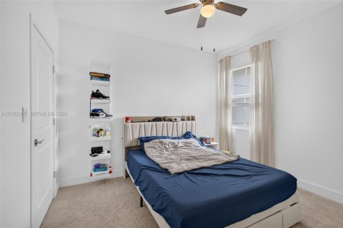 Townhouse in Pembroke Pines, Florida 3 bedrooms, 190.36 sq.m. № 2409051 - photo 29
