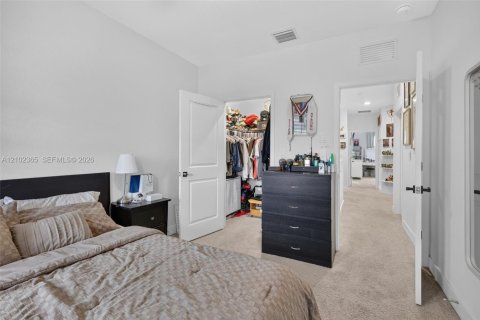Townhouse in Pembroke Pines, Florida 3 bedrooms, 190.36 sq.m. № 2409051 - photo 27