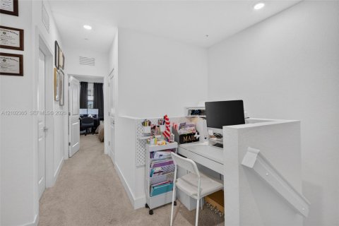 Townhouse in Pembroke Pines, Florida 3 bedrooms, 190.36 sq.m. № 2409051 - photo 19