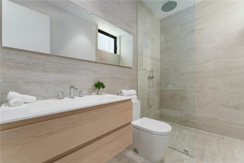 House in Miami, Florida 6 bedrooms, 589.65 sq.m. № 1805938 - photo 18