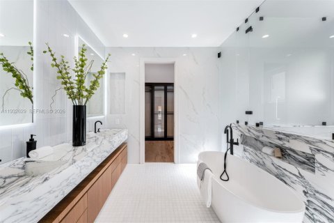 Villa ou maison à vendre à Coral Gables, Floride: 6 chambres, 600.15 m2 № 1996157 - photo 10