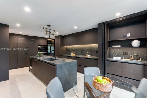 Villa ou maison à vendre à Coral Gables, Floride: 6 chambres, 600.15 m2 № 1996157 - photo 7