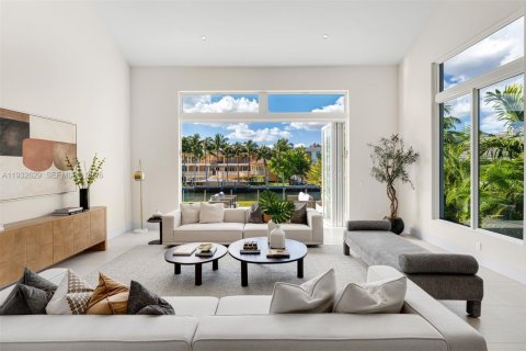 Villa ou maison à vendre à Coral Gables, Floride: 6 chambres, 600.15 m2 № 1996157 - photo 4