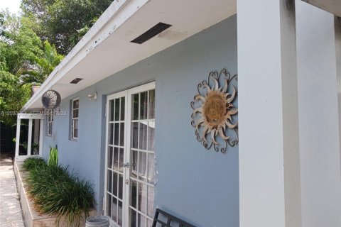 Commercial property in Miami, Florida 273.32 sq.m. № 2254018 - photo 7