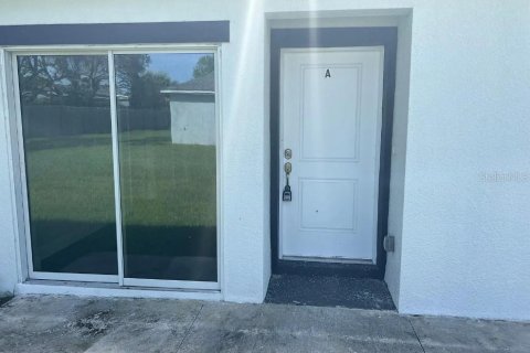 Appartement à louer à Deltona, Floride: 3 chambres, 115.2 m2 № 2383994 - photo 2
