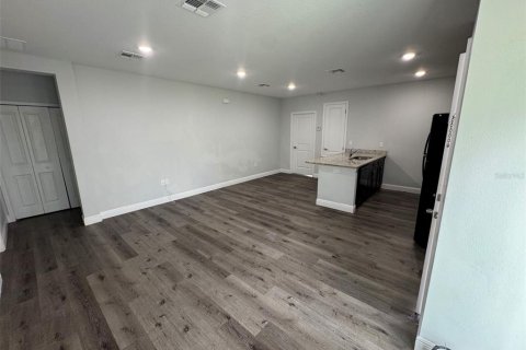 Appartement à louer à Deltona, Floride: 3 chambres, 115.2 m2 № 2383994 - photo 4