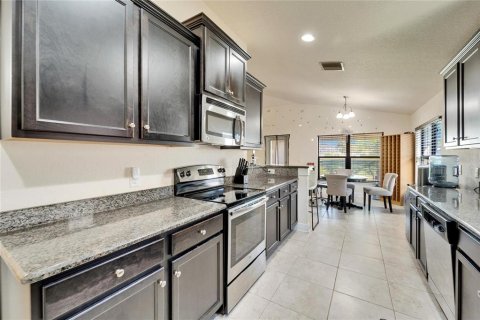 House in Riverview, Florida 3 bedrooms, 181.9 sq.m. № 1866426 - photo 17