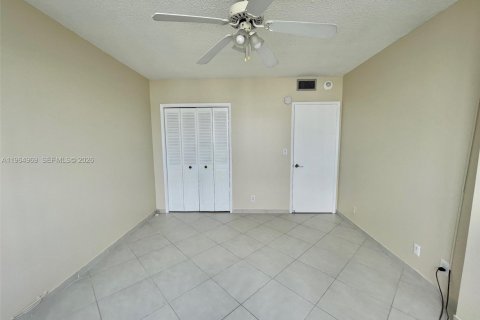 Copropriété à vendre à Hollywood, Floride: 2 chambres, 105.17 m2 № 2027183 - photo 17