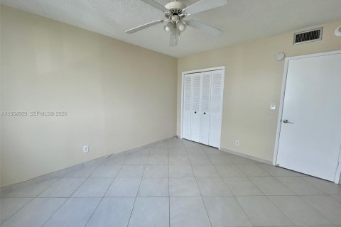 Copropriété à vendre à Hollywood, Floride: 2 chambres, 105.17 m2 № 2027183 - photo 18