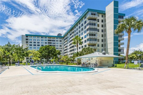 Condo à Hollywood, Floride, 2 chambres № 2027183