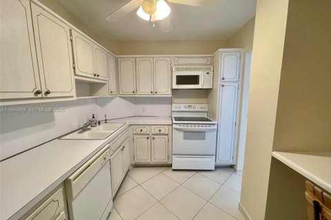 Copropriété à vendre à Hollywood, Floride: 2 chambres, 105.17 m2 № 2027183 - photo 9