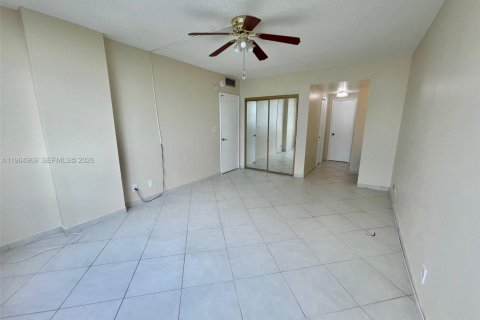 Copropriété à vendre à Hollywood, Floride: 2 chambres, 105.17 m2 № 2027183 - photo 13