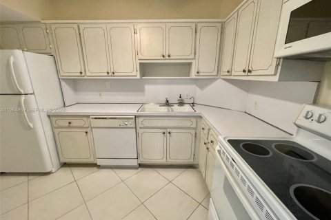 Copropriété à vendre à Hollywood, Floride: 2 chambres, 105.17 m2 № 2027183 - photo 7