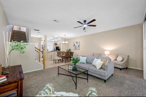 Townhouse in Tarpon Springs, Florida 2 bedrooms, 128.02 sq.m. № 1800361 - photo 12