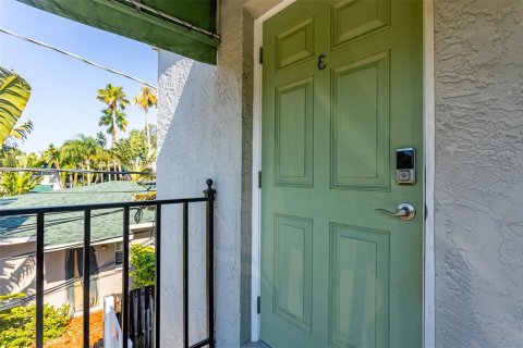 Condominio en alquiler en Tampa, Florida, 2 dormitorios, 75.44 m2 № 1765626 - foto 3