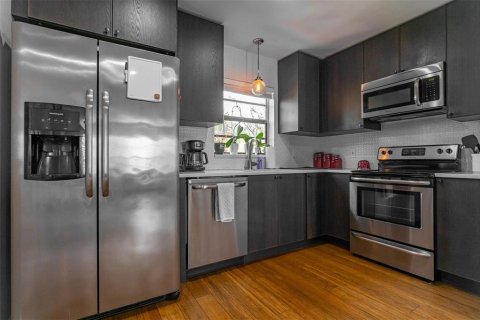 Condominio en alquiler en Tampa, Florida, 2 dormitorios, 75.44 m2 № 1765626 - foto 5