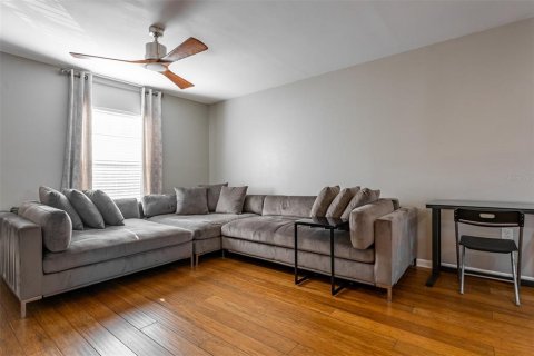 Condominio en alquiler en Tampa, Florida, 2 dormitorios, 75.44 m2 № 1765626 - foto 11