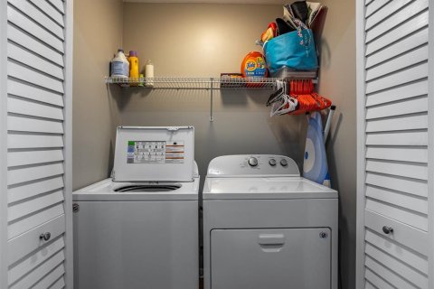 Condominio en alquiler en Tampa, Florida, 2 dormitorios, 75.44 m2 № 1765626 - foto 7