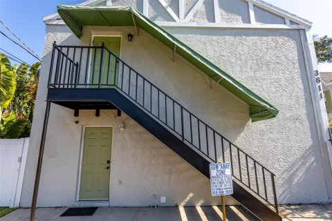 Condominio en alquiler en Tampa, Florida, 2 dormitorios, 75.44 m2 № 1765626 - foto 1