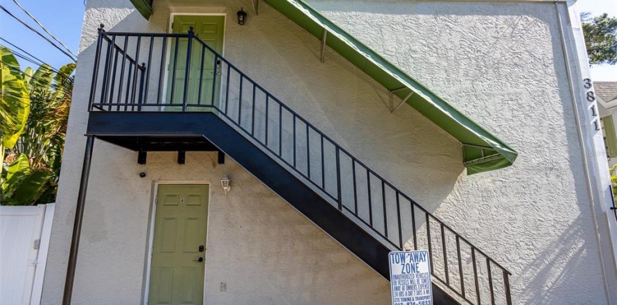 Condominio en Tampa, Florida, 2 dormitorios  № 1765626