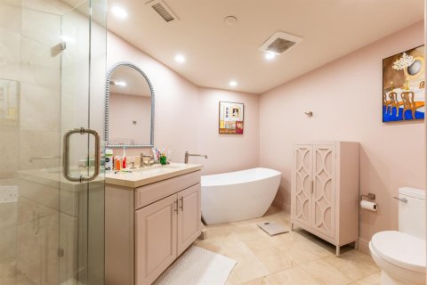 Купить кондоминиум в Помпано-Бич, Флорида 1 комната, 220.18м2, № 2083780 - фото 16