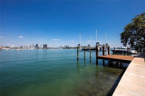 House in Miami Beach, Florida 6 bedrooms № 1695974 - photo 5