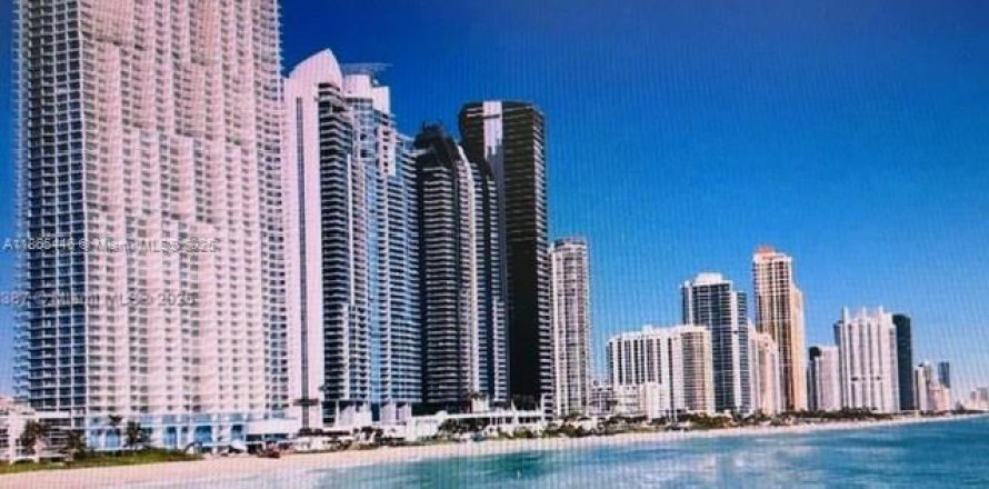 Condo à Sunny Isles Beach, Floride, 2 chambres № 1892863