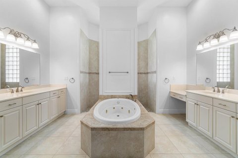 Casa en alquiler en Boynton Beach, Florida, 5 dormitorios, 407.28 m2 № 2261152 - foto 25