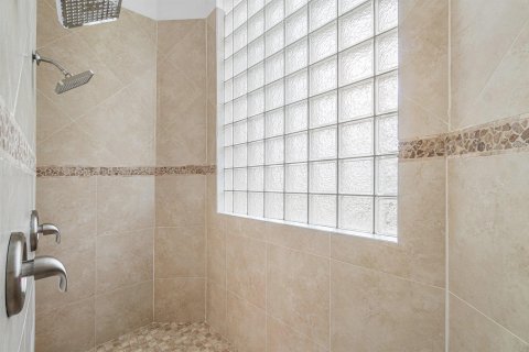 Casa en alquiler en Boynton Beach, Florida, 5 dormitorios, 407.28 m2 № 2261152 - foto 27