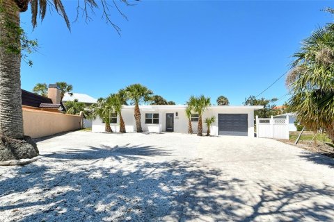 House in Nokomis, Florida 2 bedrooms, 156.35 sq.m. № 1523322 - photo 2